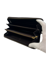 Louis Vuitton Vernis Monogram Zippy Wallet